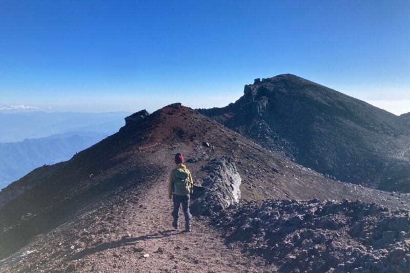 富士登山 富士山 剣ヶ峰 初心者 女性 お鉢周り