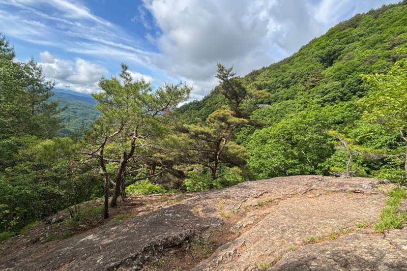 守屋山　立石コース　百畳岩