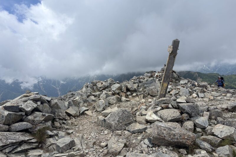 爺ヶ岳 南峰 山頂