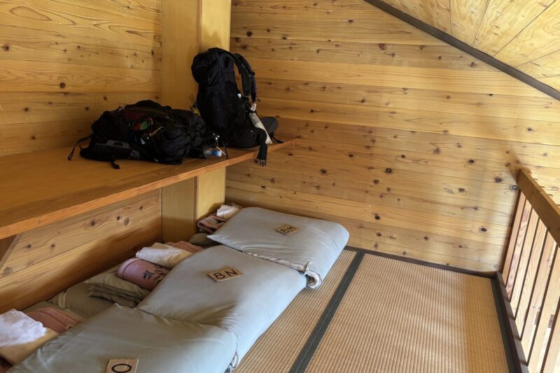 冷池山荘 部屋 ロフト