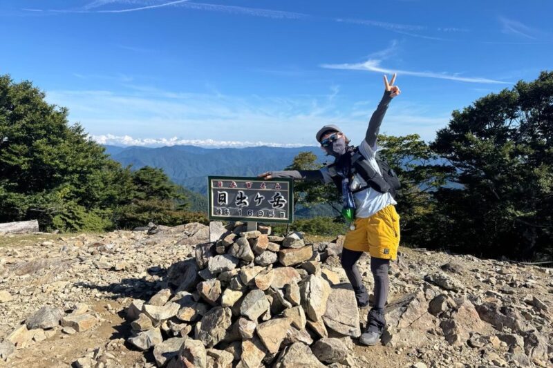 大台ヶ原山 日出ヶ岳の山頂標識とはーこ